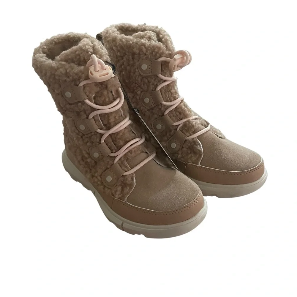 NWT Sorel Faux Fur Lined Boots Girls Size 3 and 4